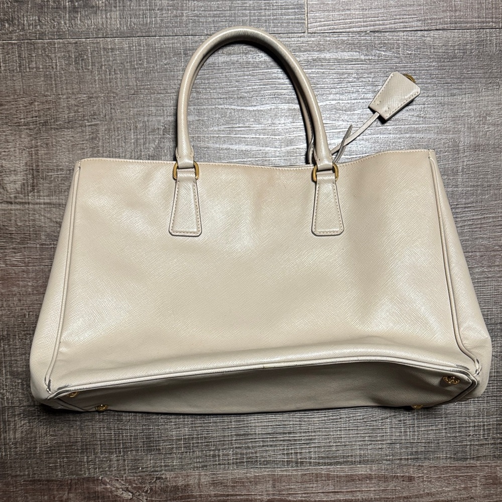 Authentic Prada Lux Galleria Saffiano Leather Beige Tote Bag ๐ผ - Picture 4 of 16